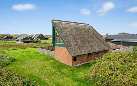 Balthasar - 200M from the Sea: Hout, Dak, Architectuur, Huis, Huis, Verblijf, Siding, Hardwood, Helling, Landgoed