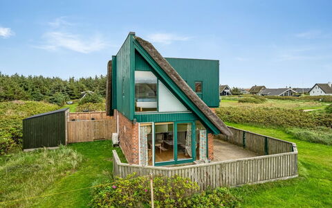 Balthasar - 200M from the Sea: Hout, Dak, Architectuur, Huis, Huis, Verblijf, Siding, Hardwood, Helling, Landgoed