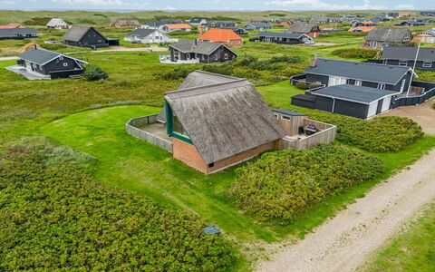 Balthasar - 200M from the Sea: Hout, Dak, Architectuur, Huis, Huis, Verblijf, Siding, Hardwood, Helling, Landgoed
