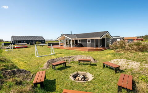 Floriana - 650M from the Sea: Dak, Land Lot, Verblijf, Huis, Landelijk Gebied, Schuur, Siding, Garden Gebouwen, Blokhut, Hut