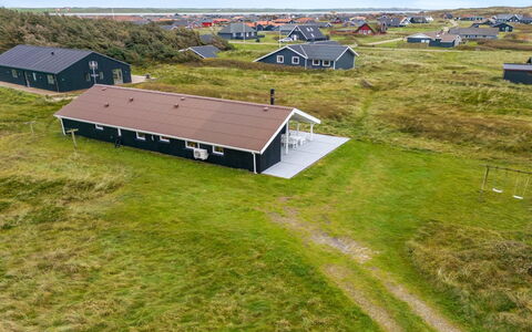 Elnur - 100M from the Sea: Verblijf, Huis, Huis, Dak, Veranda, Landgoed, Siding, Garden Gebouwen, Boerderij, Werf