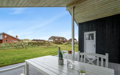 Elnur - 100M from the Sea