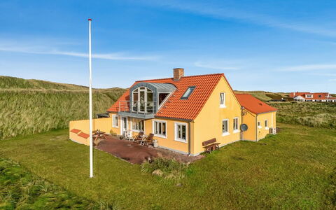 Ali - 75M from the Sea: Dak, Land Lot, Verblijf, Huis, Landelijk Gebied, Schuur, Siding, Garden Gebouwen, Blokhut, Hut