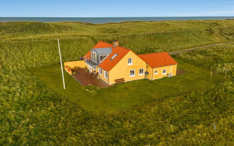 Ali - 75M from the Sea: Dak, Land Lot, Verblijf, Huis, Landelijk Gebied, Schuur, Siding, Garden Gebouwen, Blokhut, Hut