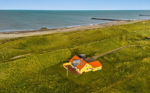 Ali - 75M from the Sea: Dak, Land Lot, Verblijf, Huis, Landelijk Gebied, Schuur, Siding, Garden Gebouwen, Blokhut, Hut