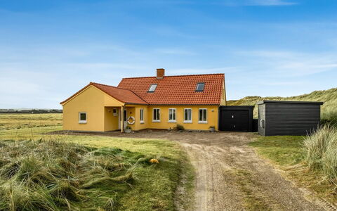 Ali - 75M from the Sea: Dak, Land Lot, Verblijf, Huis, Landelijk Gebied, Schuur, Siding, Garden Gebouwen, Blokhut, Hut