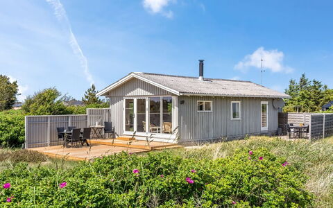 Tayanita - 750M from the Sea: Dak, Land Lot, Verblijf, Huis, Landelijk Gebied, Schuur, Siding, Garden Gebouwen, Blokhut, Hut