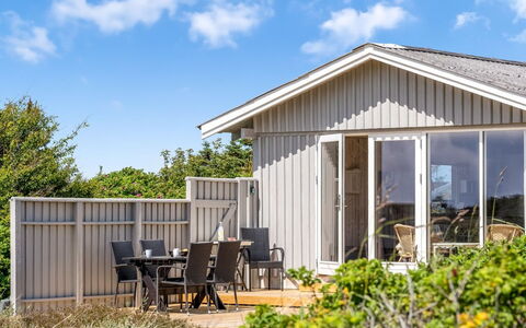 Tayanita - 750M from the Sea: Dak, Land Lot, Verblijf, Huis, Landelijk Gebied, Schuur, Siding, Garden Gebouwen, Blokhut, Hut