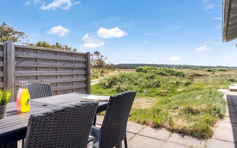Tayanita - 750M from the Sea: Dak, Land Lot, Verblijf, Huis, Landelijk Gebied, Schuur, Siding, Garden Gebouwen, Blokhut, Hut