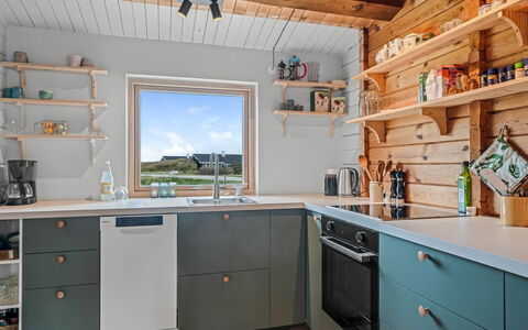 Sharina - 500M from the Sea: Meubilair, Buitenmeubels, Tableware, Tafel, Drinkware, Stoel, Buitentafel, Voedsel, Fles