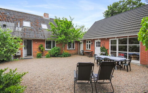 Ludovic - 7Km from the Sea: Dak, Land Lot, Verblijf, Huis, Landelijk Gebied, Schuur, Siding, Garden Gebouwen, Blokhut, Hut