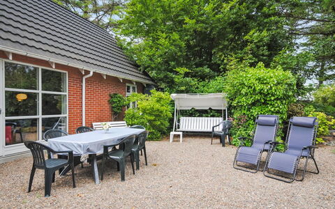Ludovic - 7Km from the Sea: Dak, Land Lot, Verblijf, Huis, Landelijk Gebied, Schuur, Siding, Garden Gebouwen, Blokhut, Hut