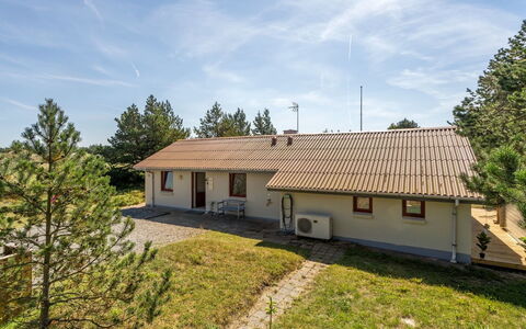 Germund - 900M from the Sea: Dak, Huis, Huis, Verblijf, Siding, Landgoed, Oprit, Garden Gebouwen, Werf, Schuur