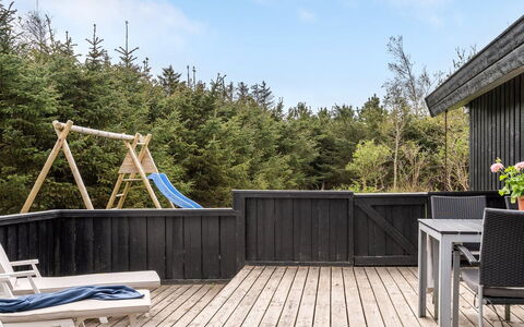 Birette - 1.5Km from the Sea: Hout, Houten Vloer, Hardwood, Dek, Flooring, Plank, Samengesteld Materiaal, Beits, Veranda, Buitenmeubels