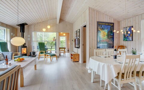 Ønder - 800M from the Sea: Hout, Interieur Ontwerp, Plafond, Huis, Verblijf, Lichte Inrichting, Hardwood, Houten Vloer, Stoel, Eetkamer
