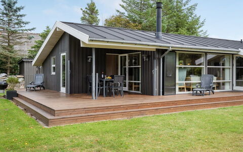 Ønder - 800M from the Sea: Verblijf, Veranda, Hardwood, Siding, Garden Gebouwen, Schaduw, Landgoed, Dek, Boerderij, Werf