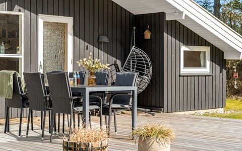 Akka - 2Km from the Sea: Huis, Huis, Deur, Dak, Verblijf, Landgoed, Tuin, Schaduw, Siding, Werf