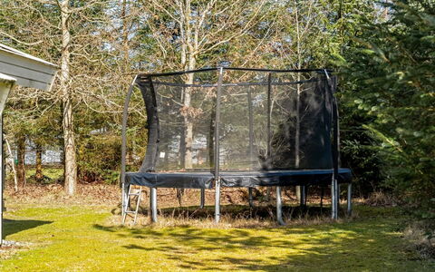 Akka - 2Km from the Sea: Huis, Huis, Deur, Dak, Verblijf, Landgoed, Tuin, Schaduw, Siding, Werf