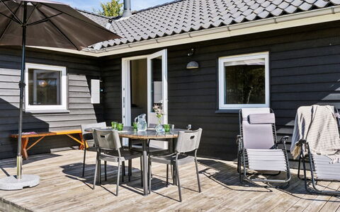 Swen - 1.3Km from the Sea: Architectuur, Dak, Huis, Samengesteld Materiaal, Daylighting, Siding, Oprit
