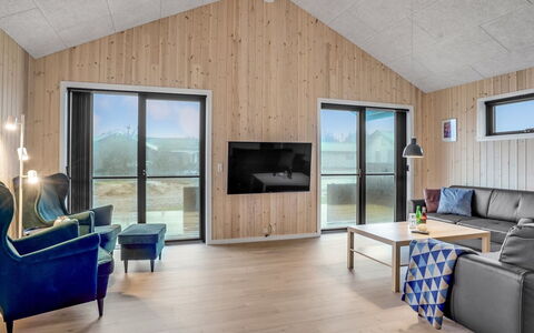 Carla - 1.5Km from the Sea: Hout, Hardwood, Plank, Beits, Houten Vloer, Timmerhout, Multiplex, Ontwerp, Woonkamer, Blokhut