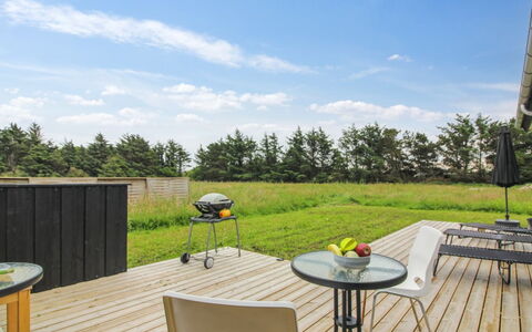 Holke - 600M from the Sea: Woongebied, Dak, Voorstad, Oprit, Landgoed, Schoorsteen