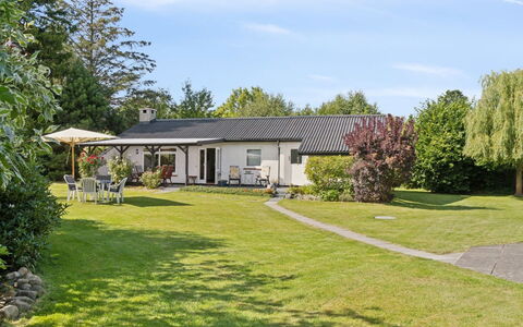 Merit - 800M from the Sea: Gras, Gebouw, Huis, Woongebied, Dak, Huis, Struik, Verblijf, Land Lot