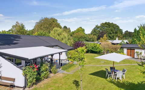 Merit - 800M from the Sea: Dak, Land Lot, Verblijf, Huis, Landelijk Gebied, Schuur, Siding, Garden Gebouwen, Blokhut, Hut