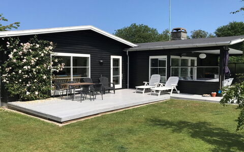 Henryk - 500M from the Sea: Dak, Land Lot, Verblijf, Huis, Landelijk Gebied, Schuur, Siding, Garden Gebouwen, Blokhut, Hut
