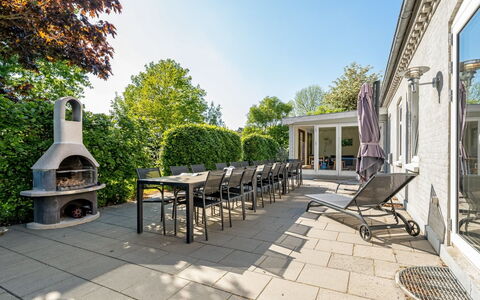 Thorward - 1.5Km from the Sea: Dak, Huis, Deur, Verblijf, Schaduw, Siding, Werf, Landgoed, Backyard