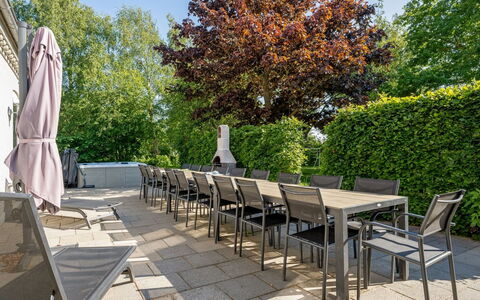 Thorward - 1.5Km from the Sea: Dak, Huis, Deur, Verblijf, Schaduw, Siding, Werf, Landgoed, Backyard