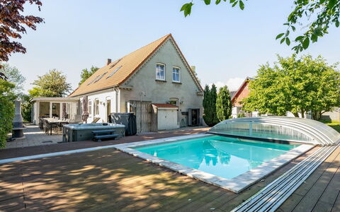Thorward - 1.5Km from the Sea: Dak, Huis, Deur, Verblijf, Schaduw, Siding, Werf, Landgoed, Backyard