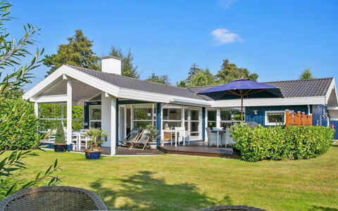 Frithlef - 900M from the Sea: Dak, Huis, Huis, Verblijf, Siding, Landgoed, Oprit, Garden Gebouwen, Werf, Schuur