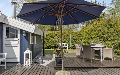 Frithlef - 900M from the Sea: Dak, Huis, Huis, Verblijf, Siding, Landgoed, Oprit, Garden Gebouwen, Werf, Schuur