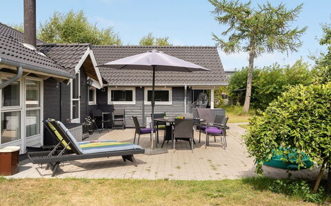Zelda - 300M from the Sea: Dak, Land Lot, Verblijf, Huis, Landelijk Gebied, Schuur, Siding, Garden Gebouwen, Blokhut, Hut
