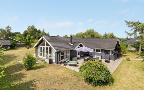 Zelda - 300M from the Sea: Dak, Land Lot, Verblijf, Huis, Landelijk Gebied, Schuur, Siding, Garden Gebouwen, Blokhut, Hut