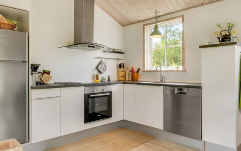 Finwith - 1.5Km from the Sea: Flooring, Interieur Ontwerp, Hout, Keuken, Countertop, Toestel Van De Keuken, Plafond, Major Appliance, Verdieping, Meubilair
