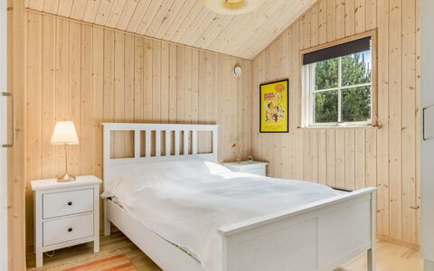 Finwith - 1.5Km from the Sea: Meubilair, Bed, Slaapkamer, Interieur Ontwerp, Flooring, Verdieping, Hout, Plafond, Bedding, Laken