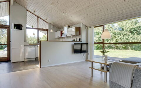 Biaver - 350M from the Sea: Interieur Ontwerp, Flooring, Meubilair, Hout, Plafond, Verdieping, Bankstel, Kamer, Lichte Inrichting, Woonkamer