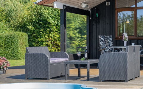 Biaver - 350M from the Sea: Dak, Land Lot, Verblijf, Huis, Landelijk Gebied, Schuur, Siding, Garden Gebouwen, Blokhut, Hut