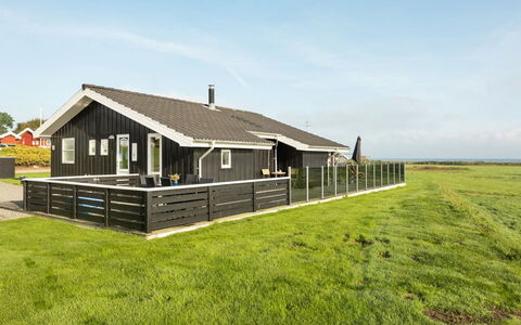 Naia - 200M from the Sea: Huis, Dak, Architectuur, Huis, Veranda, Verblijf, Schaduw, Siding, Landgoed, Werf