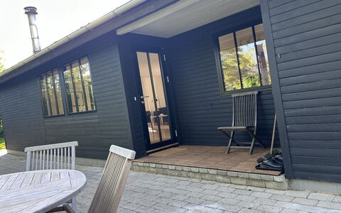 Ady - 150M from the Sea: Hout, Siding, Huis, Deur, Verblijf, Garden Gebouwen, Hardwood, Backyard, Werf, Beits
