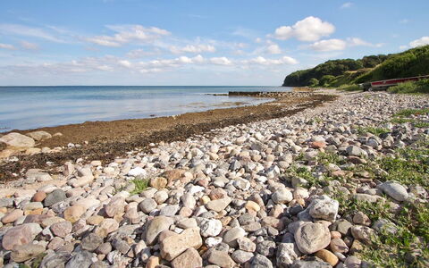 Ady - 150M from the Sea: Dak, Huis, Land Lot, Huis, Verblijf, Landgoed, Garden Gebouwen, Schaduw, Blokhut, Landscaping