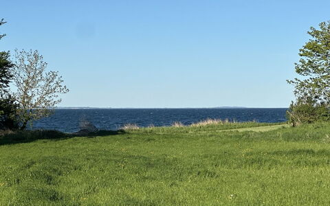 Ady - 150M from the Sea: Appartement, Schaduw, Balkon, Stoel, Hek, Buitenmeubels, Aluminium, Kunstgras