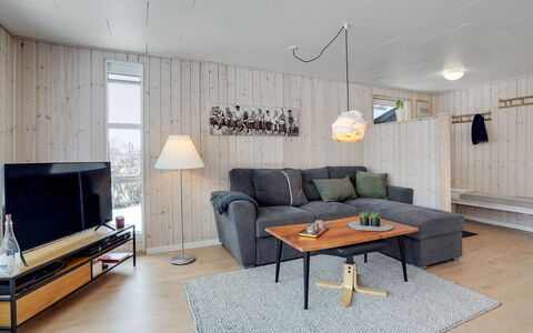 Leefke - 300M from the Sea: Meubilair, Hout, Interieur Ontwerp, Flooring, Plafond, Lichte Inrichting, Verdieping, Woonkamer, Bankstel, Kamer