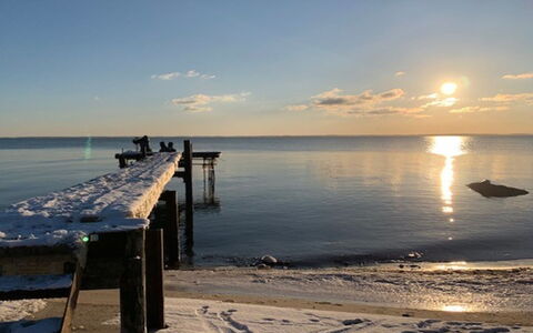 Leefke - 300M from the Sea: Lucht, Blauw, Horizon, Zee, Kust En Oceanic Landvormen, Oceaan, Kust, Avond, Strand
