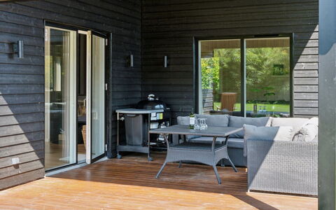 Hasten - 600M from the Sea: Dak, Huis, Huis, Verblijf, Siding, Landgoed, Oprit, Garden Gebouwen, Werf, Schuur