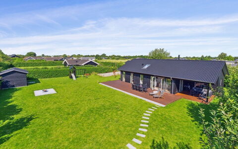 Hasten - 600M from the Sea: Dak, Huis, Huis, Verblijf, Siding, Landgoed, Oprit, Garden Gebouwen, Werf, Schuur
