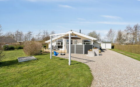 Tjakko - 900M from the Sea: Dak, Land Lot, Verblijf, Huis, Landelijk Gebied, Schuur, Siding, Garden Gebouwen, Blokhut, Hut