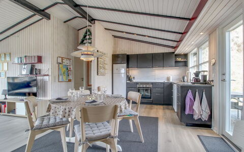 Vika - 600M from the Sea: Dak, Huis, Land Lot, Huis, Verblijf, Landgoed, Garden Gebouwen, Schaduw, Blokhut, Landscaping