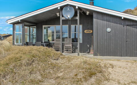Vika - 600M from the Sea: Dak, Huis, Land Lot, Huis, Verblijf, Landgoed, Garden Gebouwen, Schaduw, Blokhut, Landscaping
